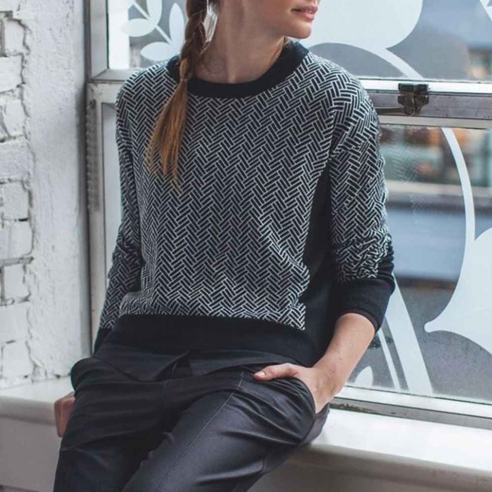 NEW Lululemon Yogi Black/White Merino Wool Crew Sweater